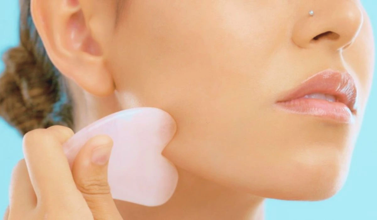 How To Use A Gua Sha Tool On Face What Are The Benefits